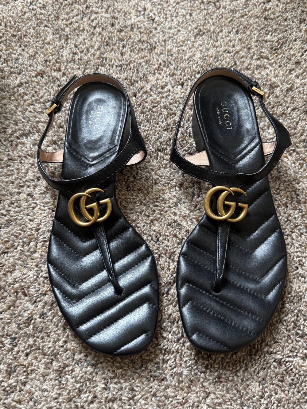 Gucci GG Marmont Charlotte Leather Thong Sandals Black 38.5 w/ Box Dust Bags